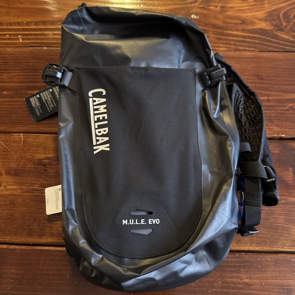 Camelbak M.U.L.E.® Evo 12 Hydration Pack Hiking, Running, Black, New W/Tags - Picture 1 of 12